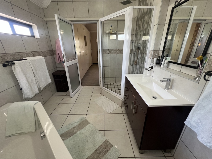 4 Bedroom Property for Sale in Selborne Eastern Cape